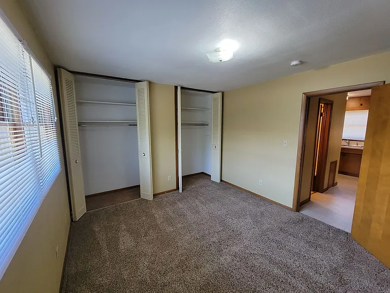 Crescent Drive 2105 — Photo 12