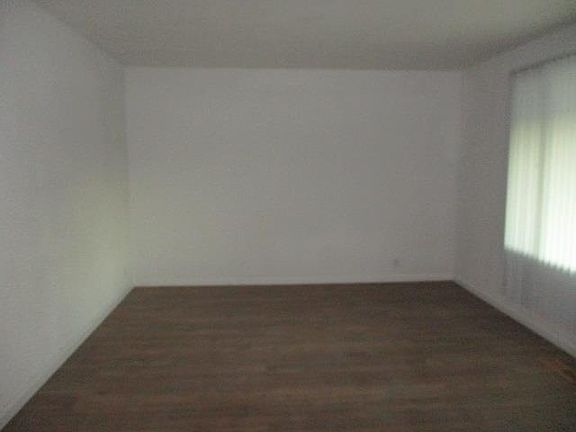 4th image of 73 Hayes Ave