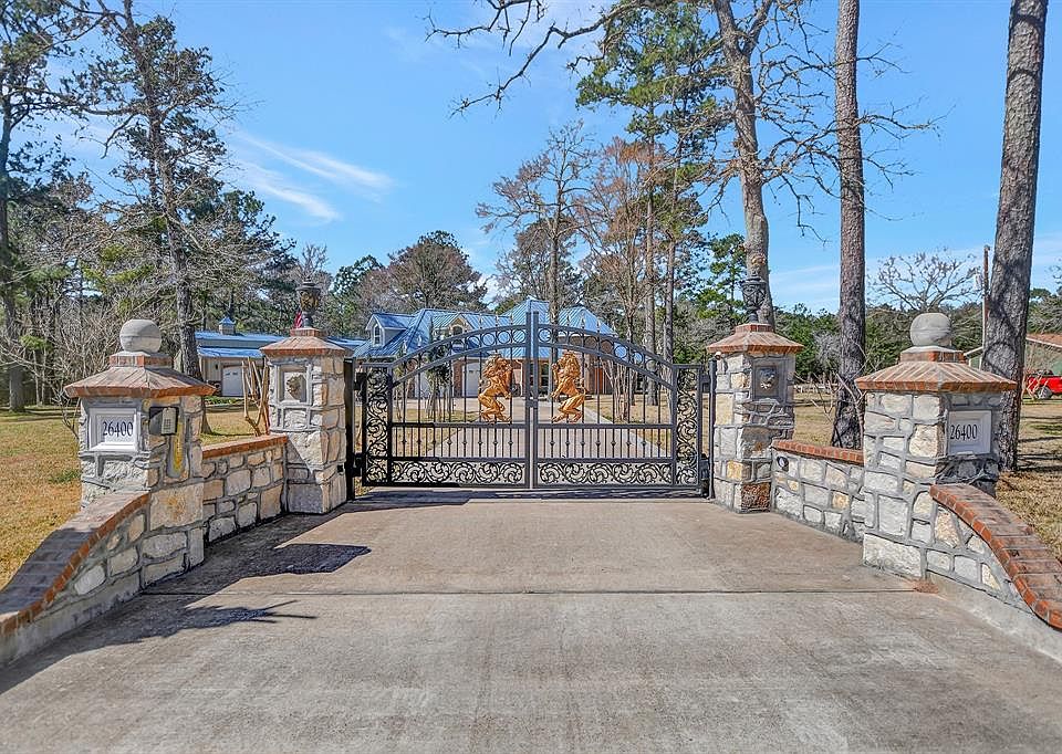 Welcome home with your guarded gate