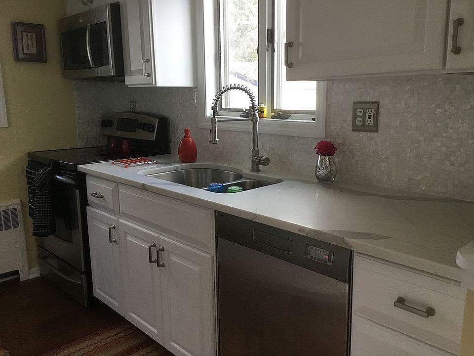 2nd image of 307 N Nassau Ave