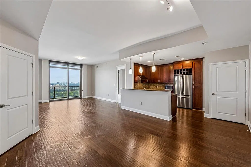 1 bed, 1.5 bath, 1385 sqft, $3,000 — Photo 3