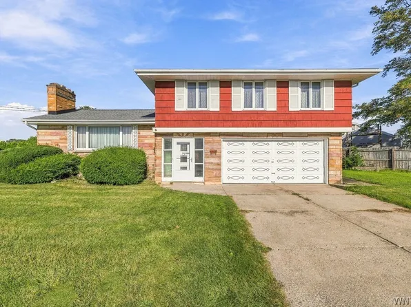 156 Park Edge Dr, Cheektowaga, NY 14225