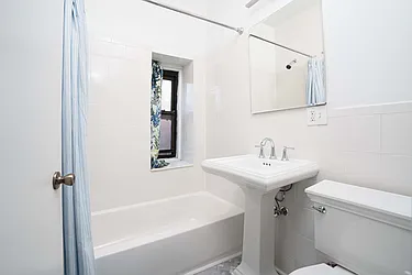 Rented by R New York