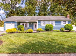 27 Anita Dr, Piscataway, NJ