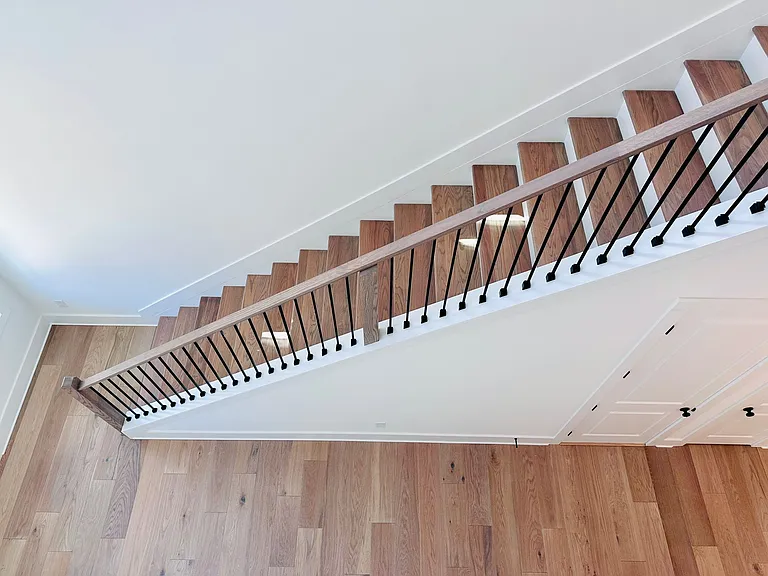 1225 Westshore Dr — Photo 4