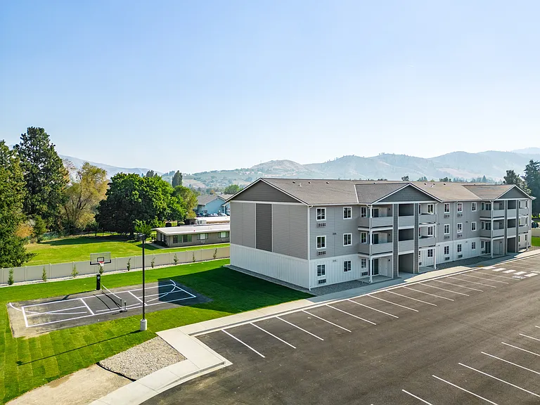 Pioneer Apartments — Photo 27