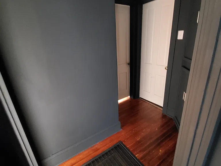 401 Broadway St — Photo 5