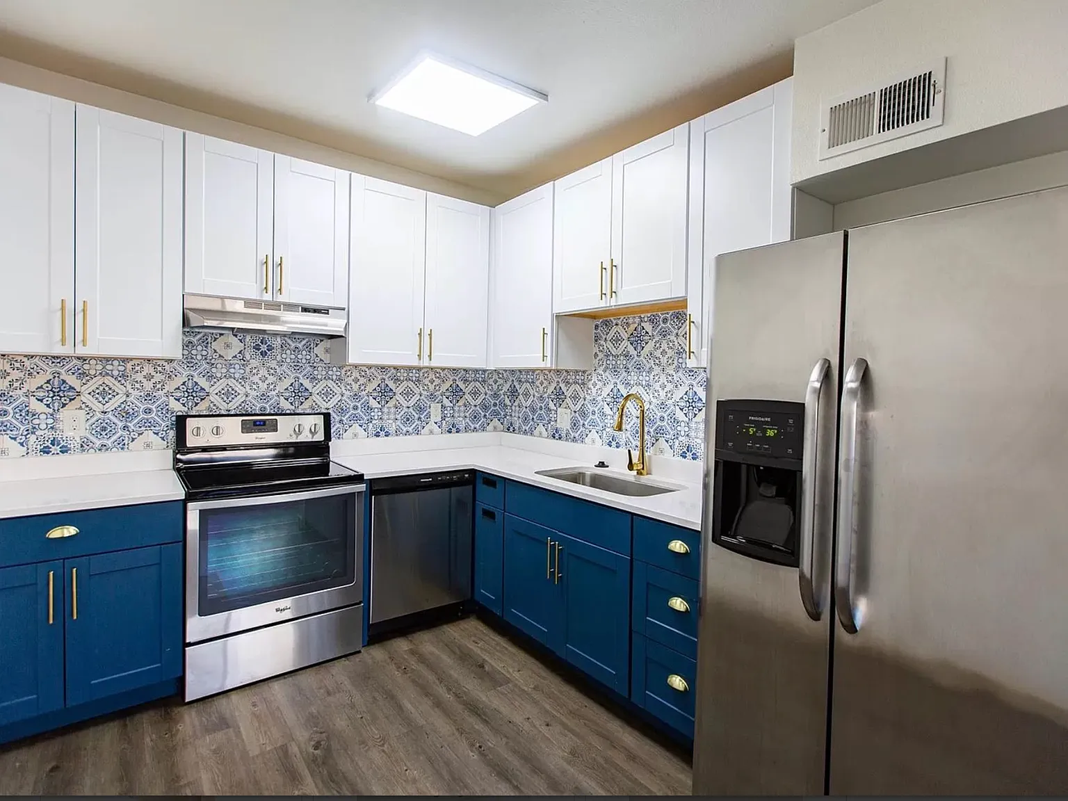 2 bed, 700 sqft, $1,349 — Photo 4