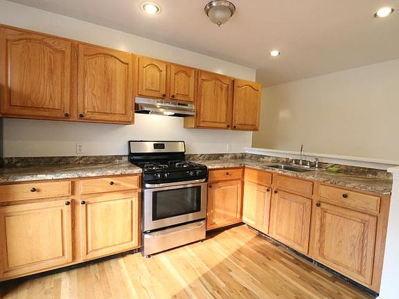 2nd image of 74 North St APT 4