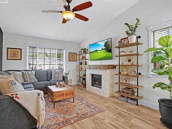 2nd image of 4177 Sugar Pine Way