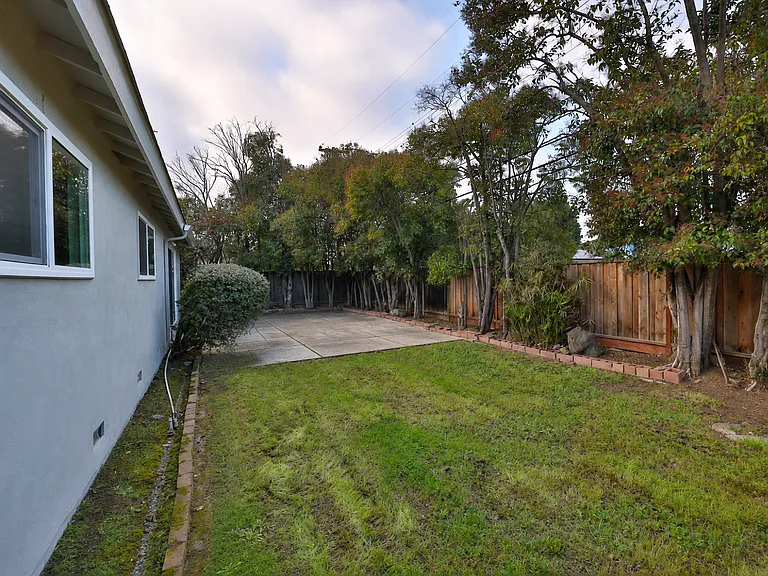 20087 Pacifica Dr — Photo 18