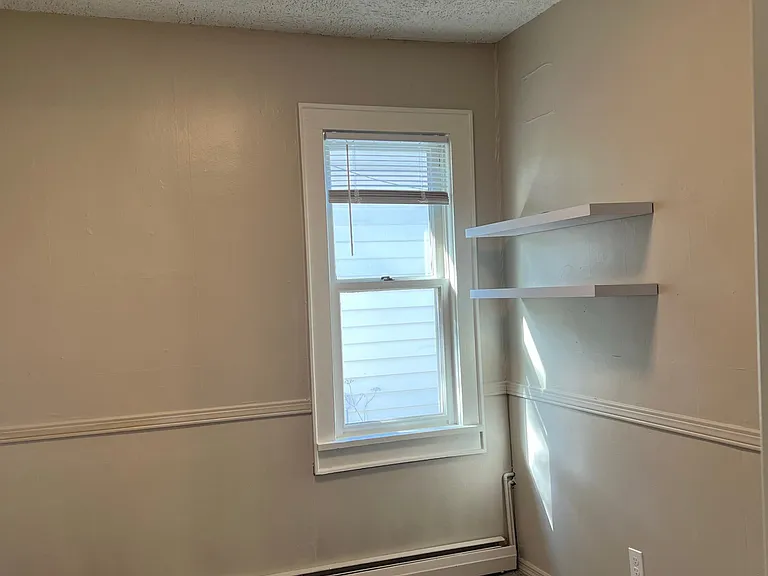 1277 Elmore St — Photo 11