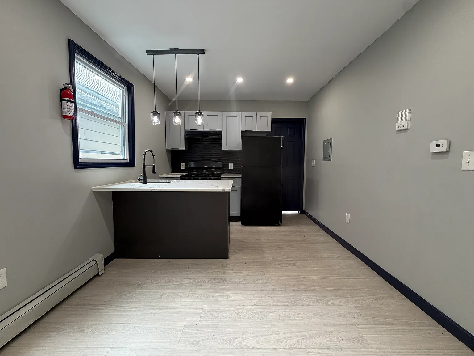 2 bed, 850 sqft, $1,750 — Photo 2