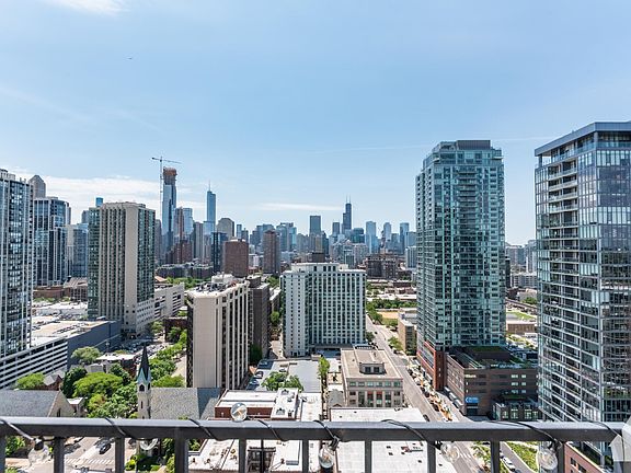 3rd image of 1212 N Lasalle St #2700