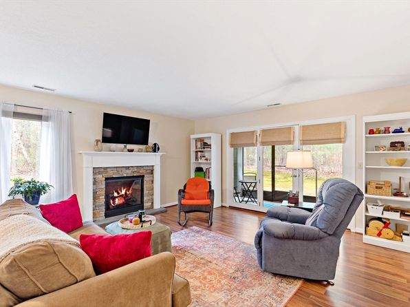 600 Summer St APT 6, Duxbury, MA 02332