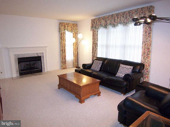 3rd image of 13312 Jarist Ct
