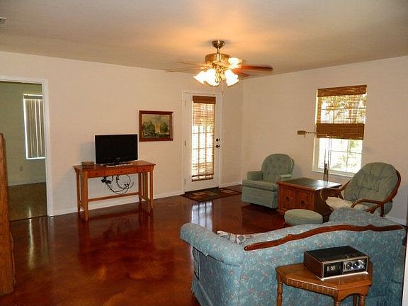 3rd image of 420 Jennings Blvd