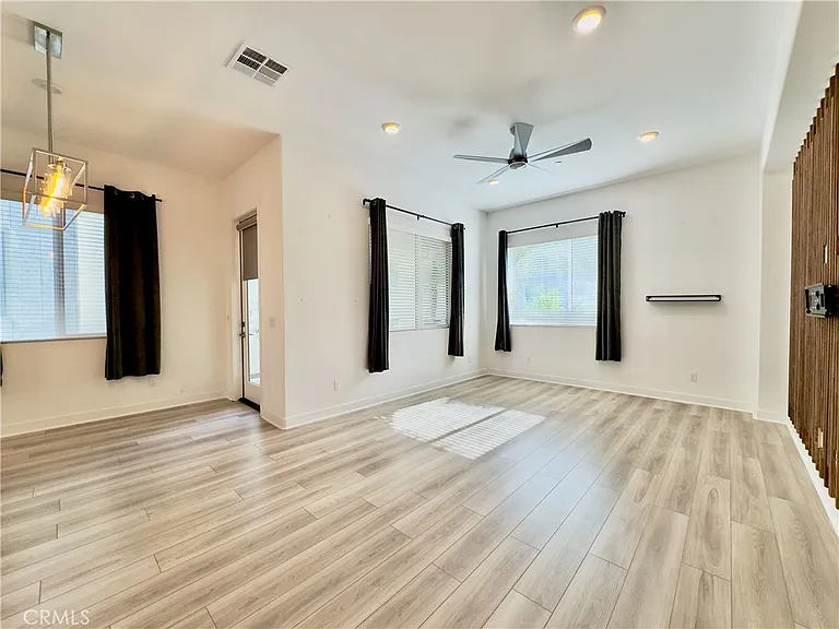 1868 S Westside Dr #28 — Photo 11