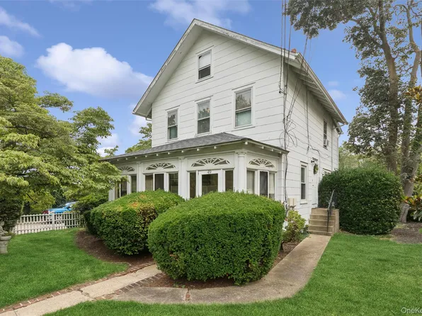 49 Clinton Avenue, Huntington, NY 11743