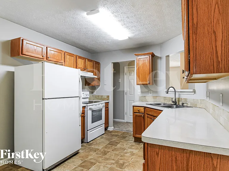 8012 Mustang Ln — Photo 8