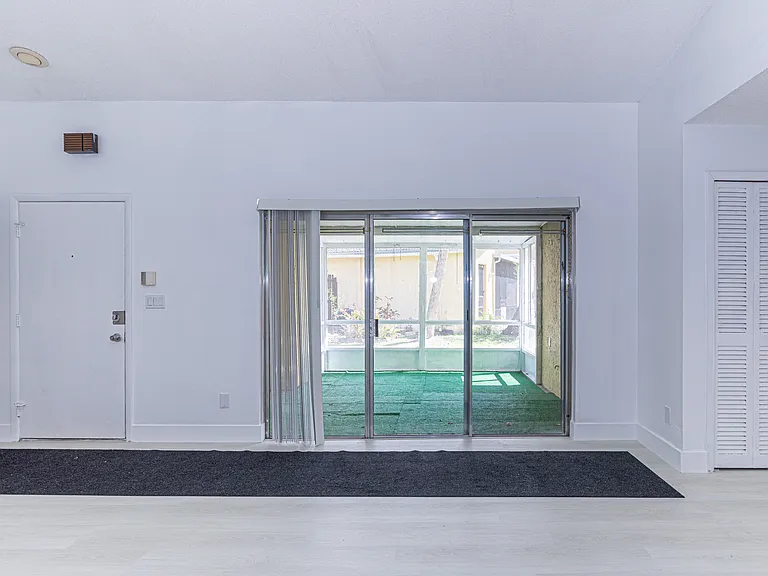 202 Sparrow Dr #1 — Photo 4