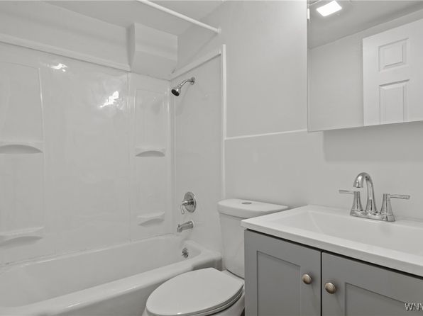 2731 Falls St, Niagara Falls, NY 14303