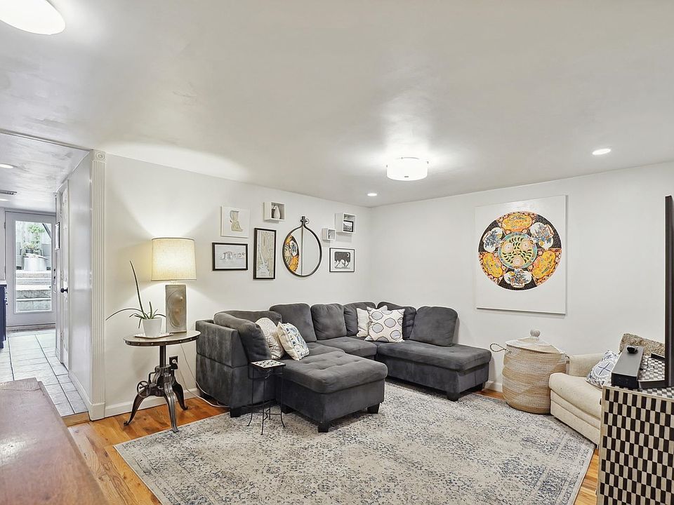 2nd image of 301 2nd St #1