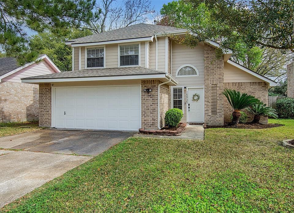 1st image of 15935 Oak Mountain Dr