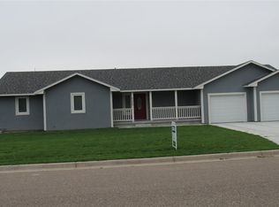 2318 Robin Rd, Dodge City, KS 67801