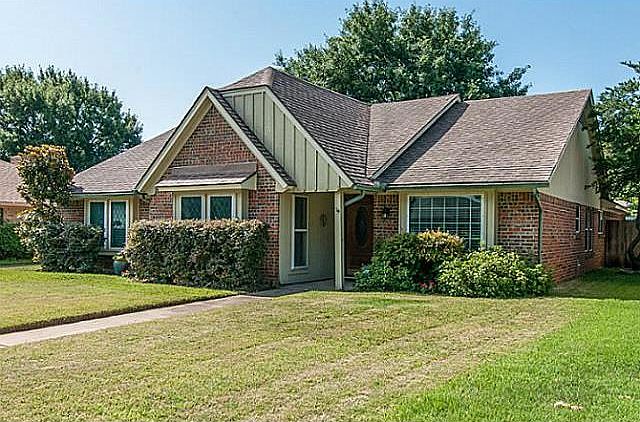 1st image of 1108 De Pauw Dr