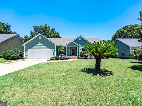 227 Fairway Cir, Americus, GA 31709