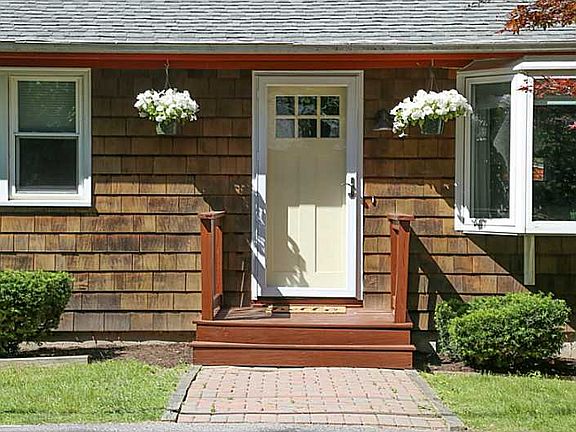 3rd image of 9 Dixon St