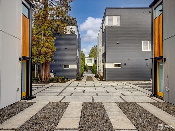 3rd image of 4411 S Holly Street
