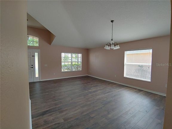 4th image of 31236 Baclan Dr