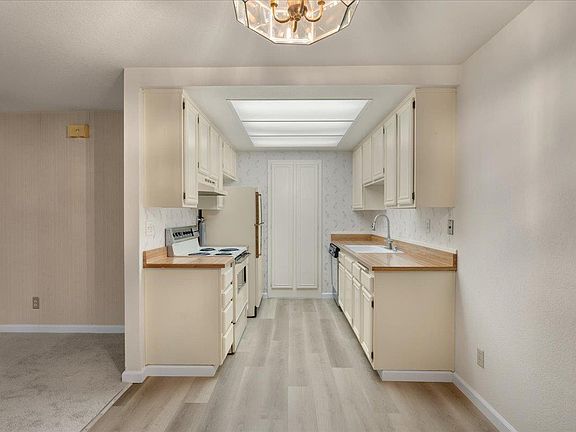 5th image of 1676 Braddock Ct
