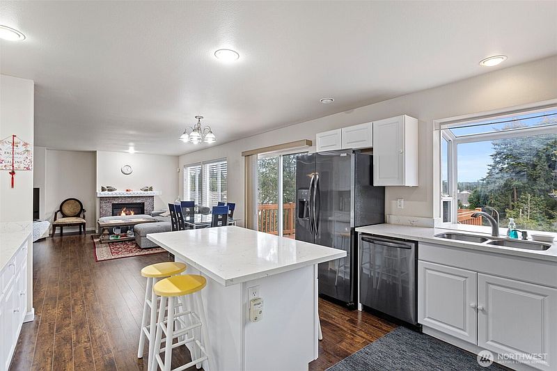5th image of 35402 7th Avenue SW