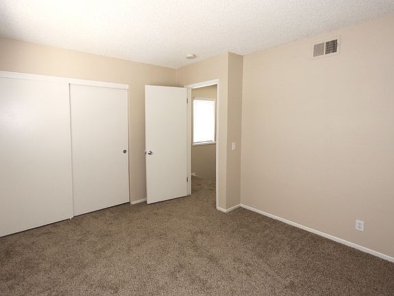 5th image of 144 Pembroke Ln