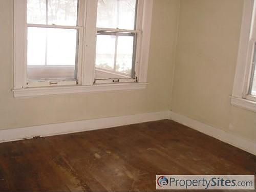 5th image of 1641 Kalamazoo Ave SE