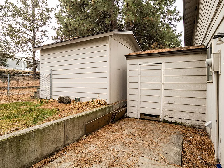 179 SW Hayes Ave — Photo 18