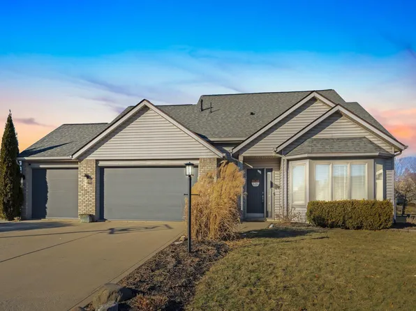 10236 Lake Sebago Dr, Fort Wayne, IN 46804