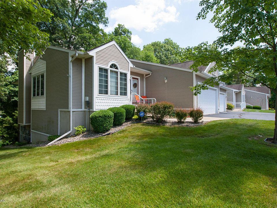 1st image of 131 Woodbridge Ln