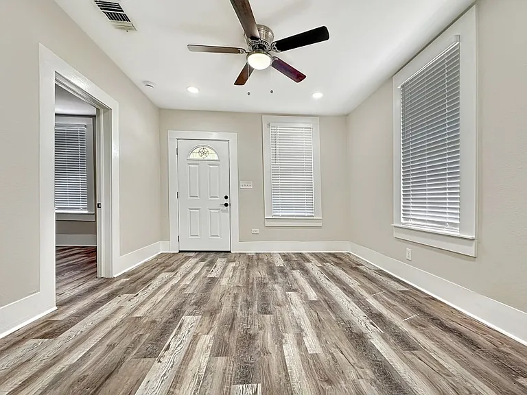 147 Saint Francis Ave — Photo 4