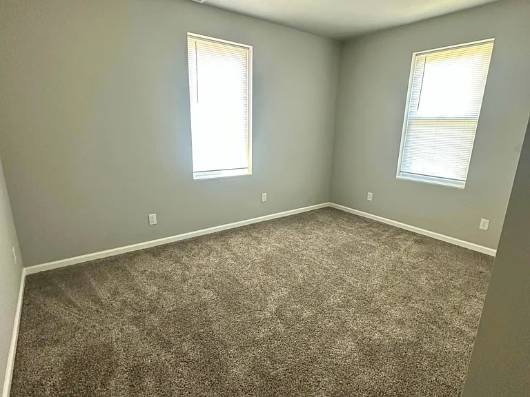 102 Hastings Ave #2 — Photo 8