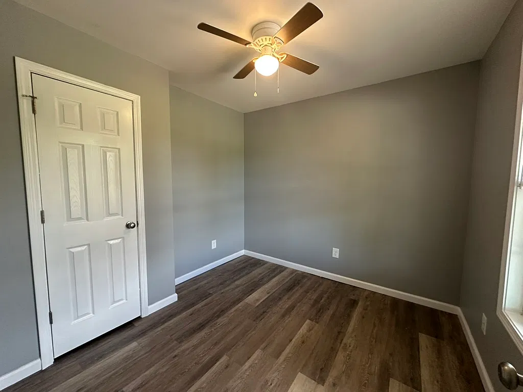 1208 North Church Street - B — Photo 3