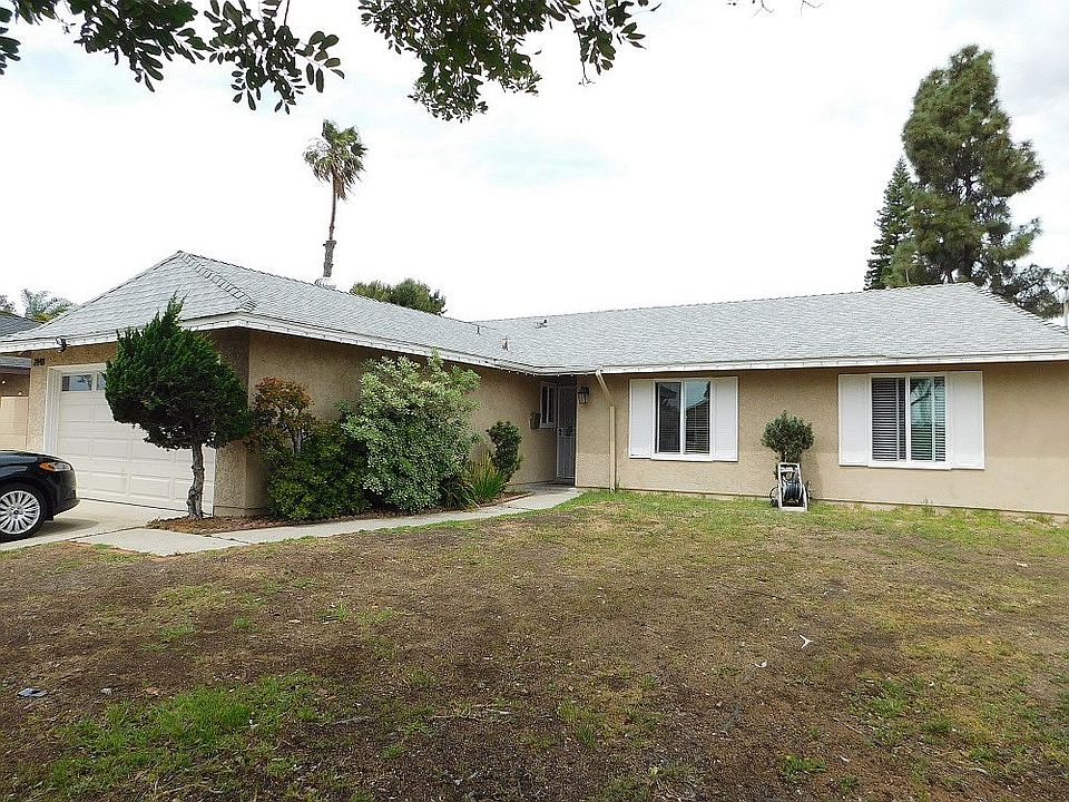 1st image of 2848 Caulfield Dr