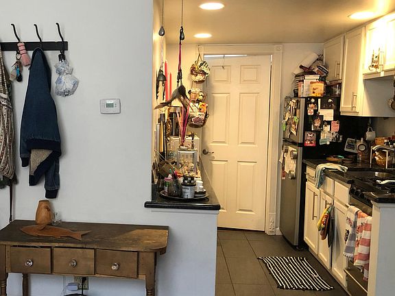 3rd image of 238 Catharine St #1F