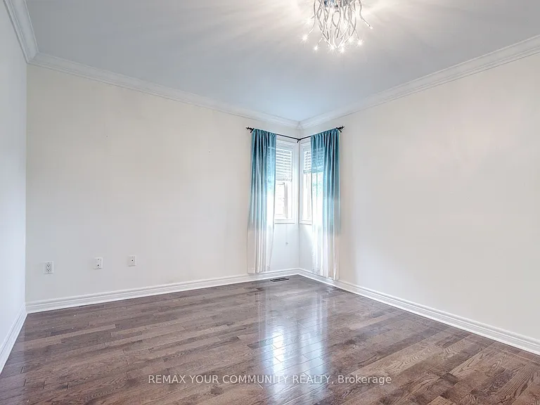 230 Humberland Dr — Photo 28