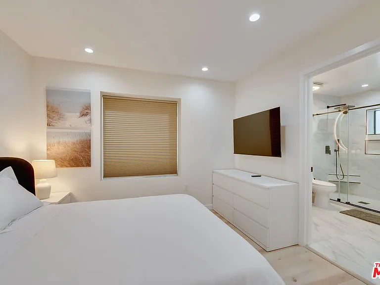 918 N San Vicente Blvd #C — Photo 7