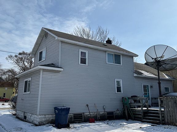 2nd image of 306 E Jenny St