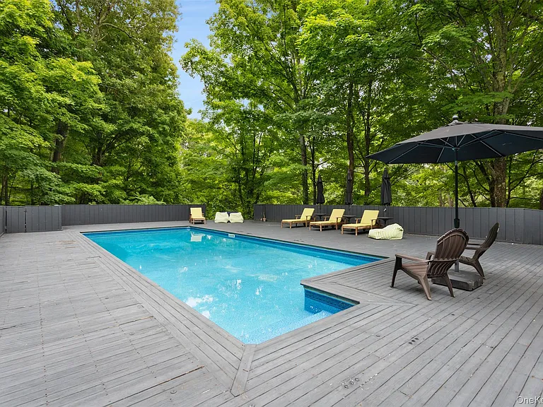 25 Cross Pond Rd — Photo 19